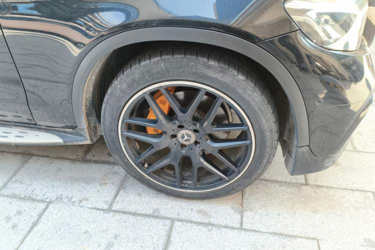 Used Mercedes-Benz GLC 2018 GLC 200 4MATIC Right Front Wheel Hub