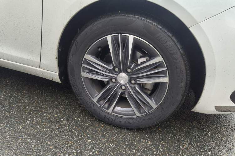 Used Peugeot 308 2019 1.6L Automatic Luxury Version China V Standard Right Front Wheel Hub