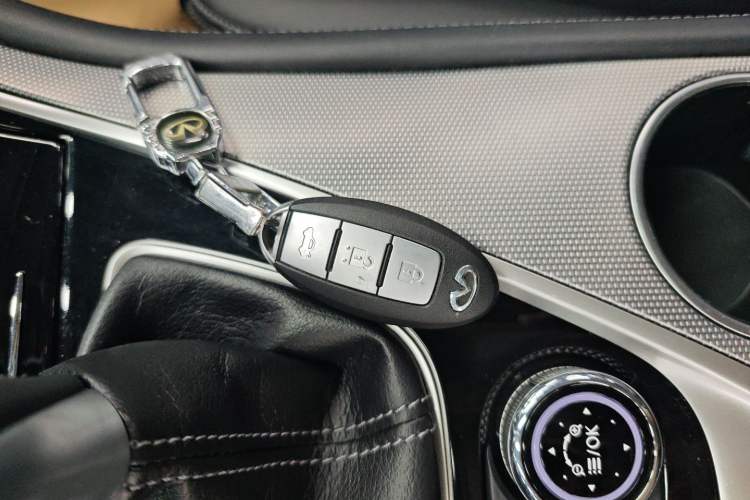 Used Infiniti Q50L 2015 2.0T Enjoyment Edition
