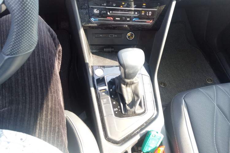 Used Volkswagen Tiguan L 2023 330TSI Automatic Two-Wheel Drive Smart Edition
