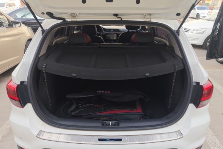 Used Kia KX Cross 2017 1.4L MT GLS Trunk