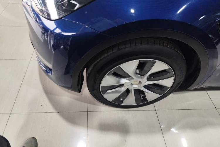 Used Tesla Model Y 2021 Long-Range All-Wheel-Drive Version