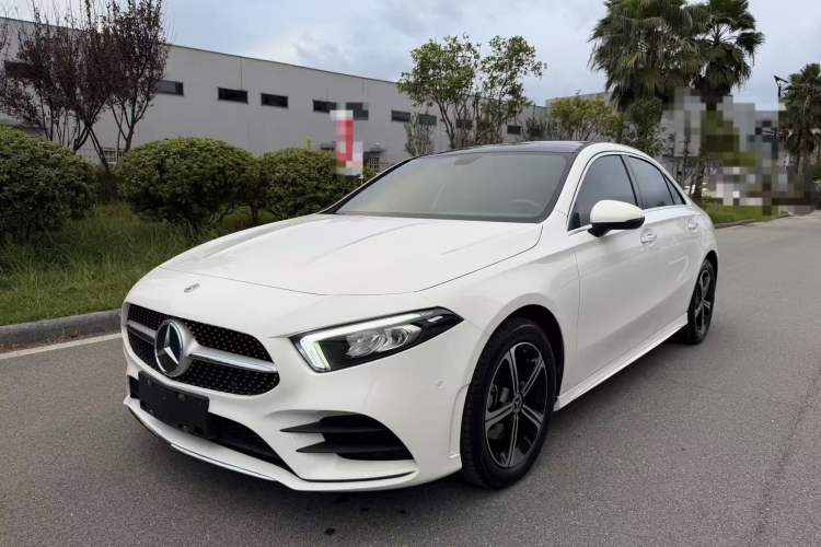 Used Mercedes-Benz A-Class 2022 Revised Version A 200 L Sport Sedan Fashionable Style