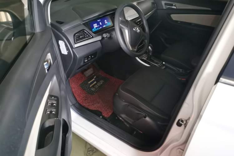 Used CHANGAN KAICHENG Oushang A600 2018 1.6L Automatic Elite Model Driver Seat