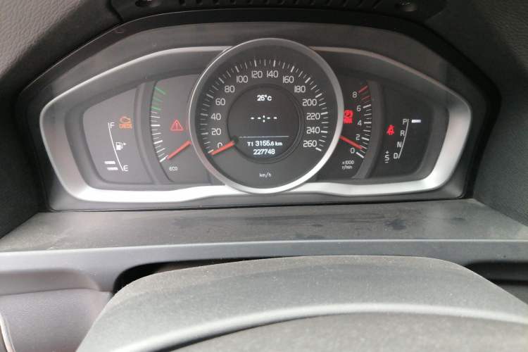 Used Volvo V60 2014 T5 Zhiyi Edition