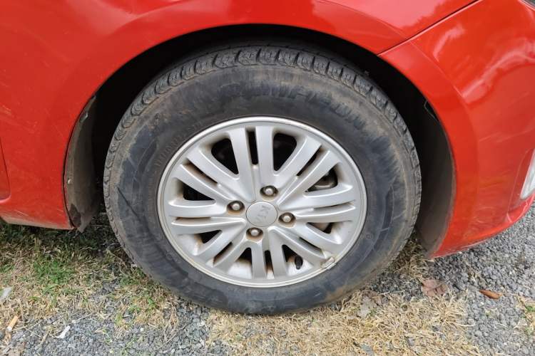 Used Kia K2 2012 Hatchback 1.4L Automatic Cool Edition Right Front Wheel Hub