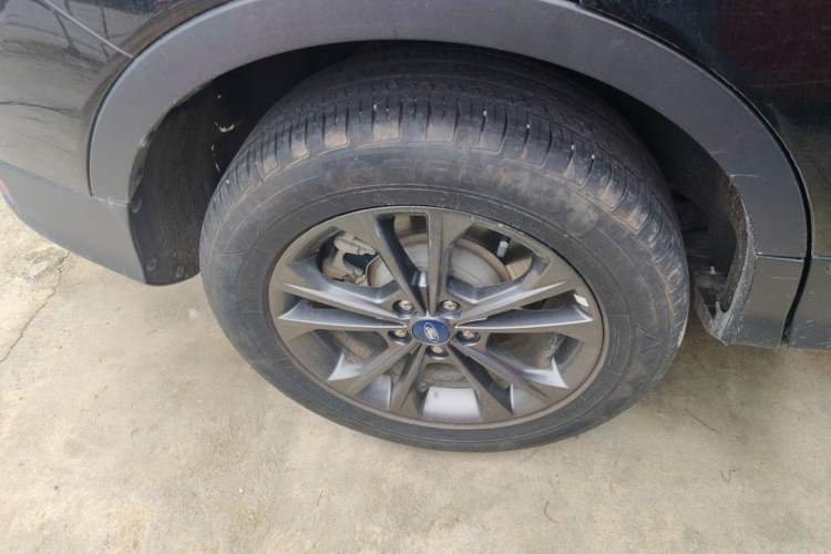 Used Ford Kuga 2019 EcoBoost 180 Two-Wheel-Drive Platinum Edition China VI Standard Right Rear Wheel Hub