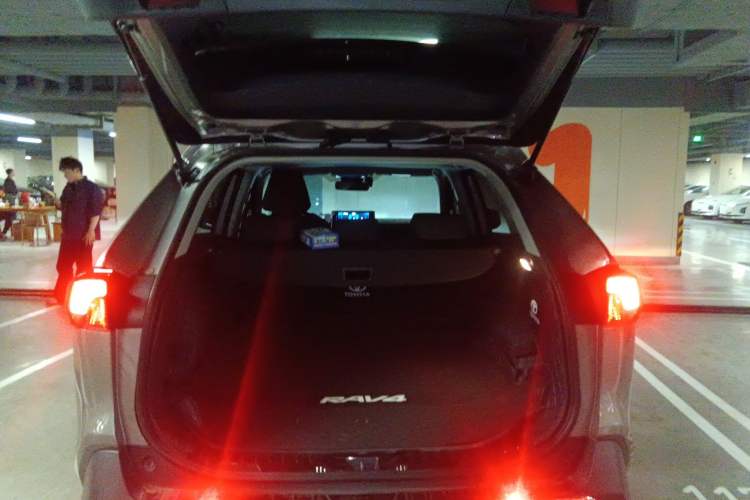 Used Toyota RAV4 2020 2.0L CVT Two-Wheel Drive Fashion Edition
