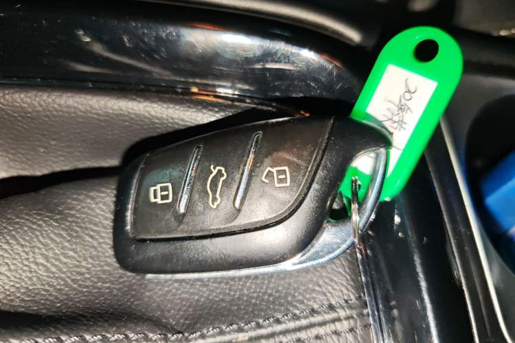 Used Roewe i5 2020 1.5L Automatic 4G Connect Luxury Flagship Edition
