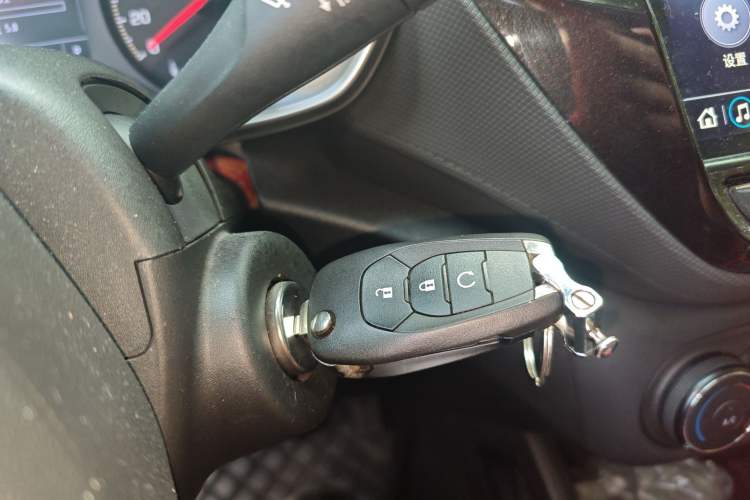 Used Chevrolet Trailblazer 2019 435T Redline CVT Two-Wheel-Drive Sharp Edition China VI Standard Vehicle Key