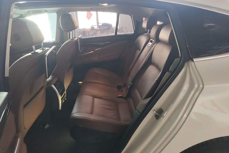 Used BMW 5 Series GT 2017 528i Leading Model
