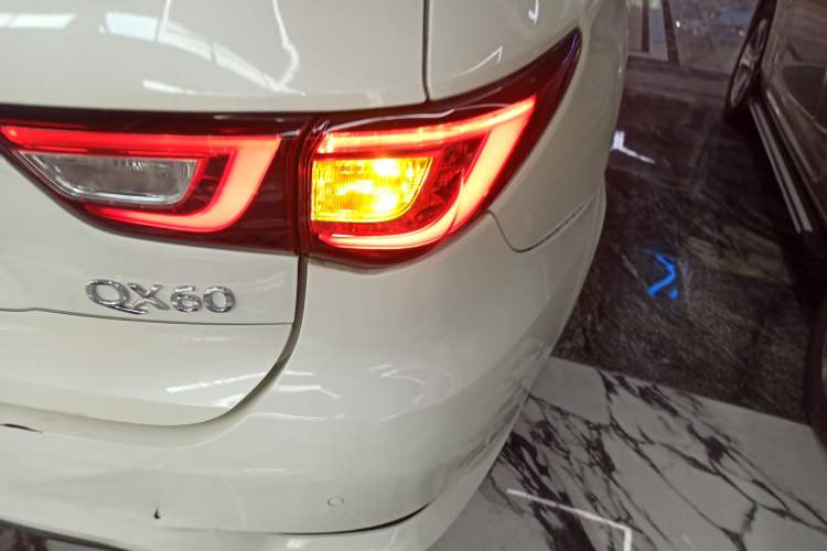 Used Infiniti QX60 2020 2.5 S/C Hybrid Two-Wheel-Drive Excellence Edition