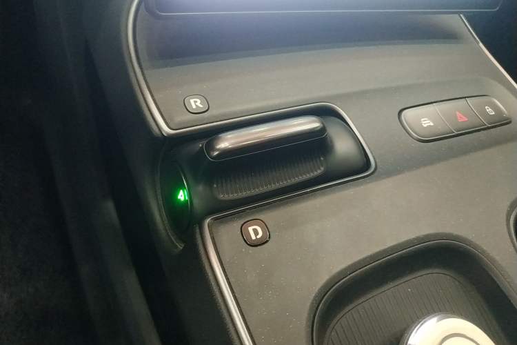 Used Nio ET5 2022 75 kWh Gear Lever