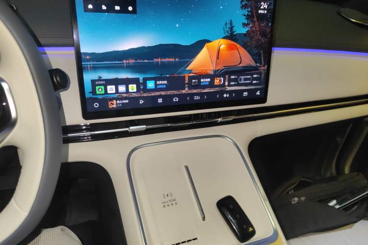 Used Geely Galaxy Xingjian 7 EM-i 2025 120km Flagship Edition Audio And AC Panel