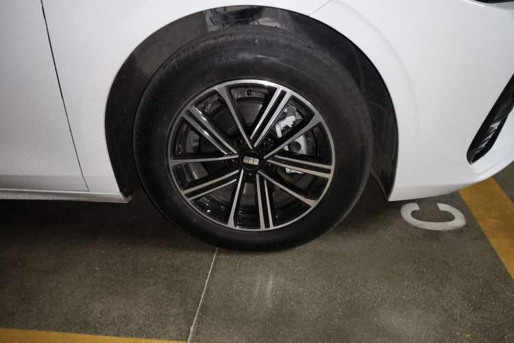 Used Geely Galaxy Galaxy A7 2025 Model EM-i 70km Luxury Edition
