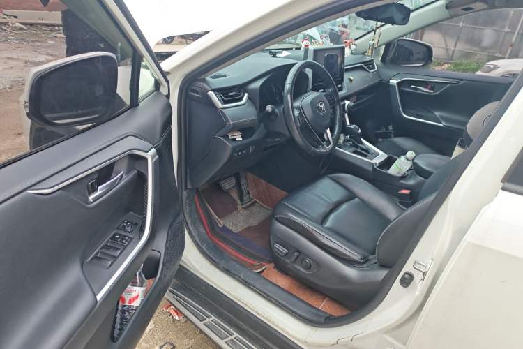 Used Toyota RAV4 2020 2.0L CVT Two-Wheel Drive Fashion PLUS Edition
