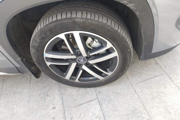 Used BYD Song L DM-i 2024 112 km Leading Edition Right Front Wheel Hub