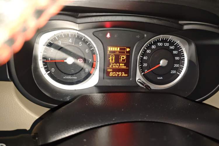 Used Venucia R50 2013 1.6L Automatic Fashion Edition