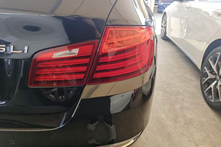 Used BMW 5 Series 2014 525Li Luxury Design Package
