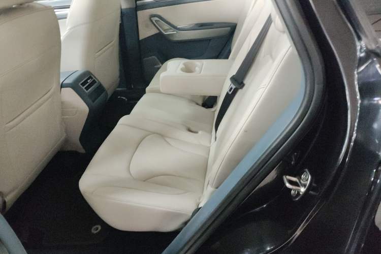 Used Zotye Domy X7 2017 Upgraded Edition 2.0T DCT Huangshan Model 7 Seats Left Rear Seat