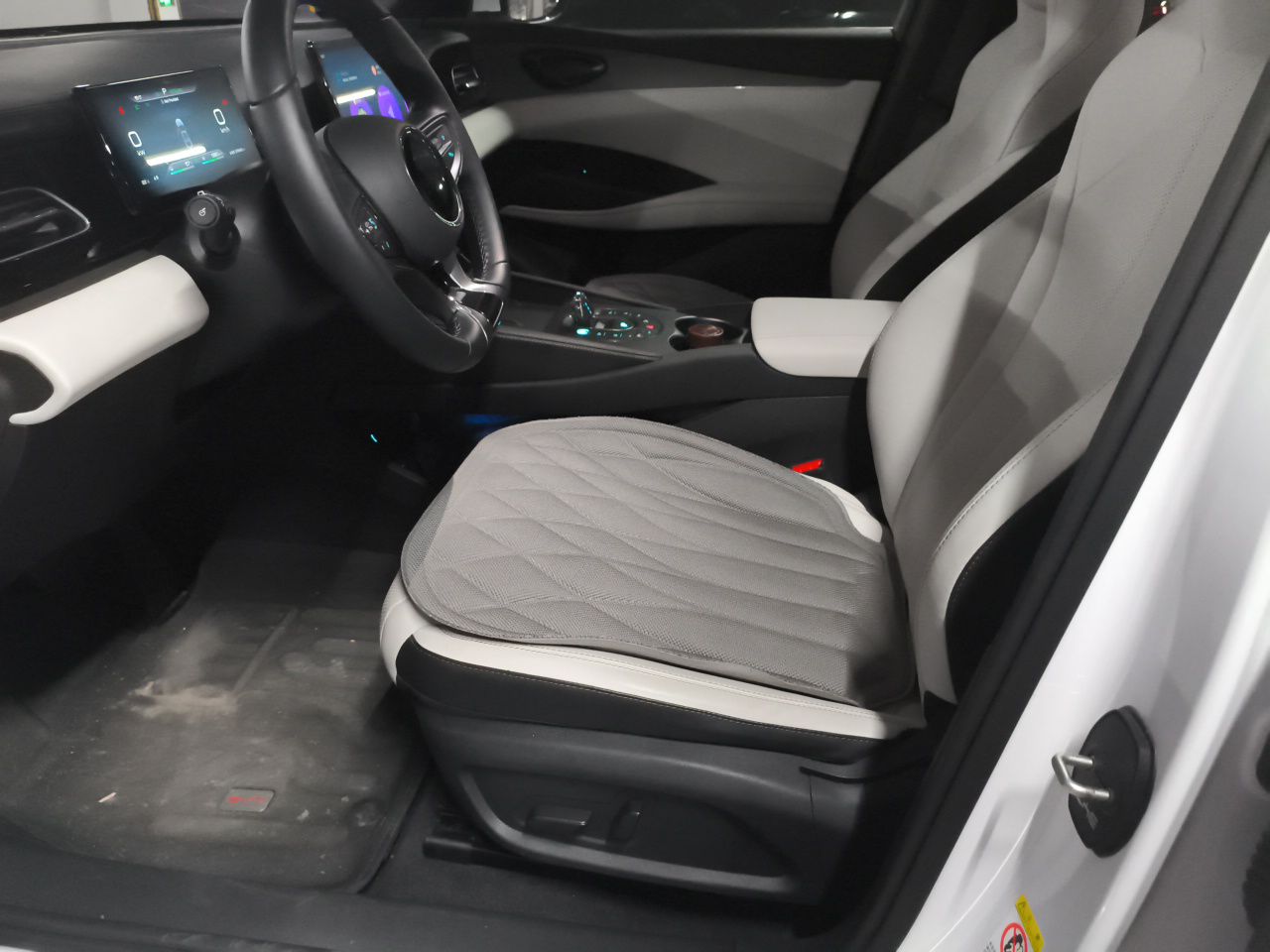BYD Seal 06 New Energy 2024 DM-i 80KM Prestige Model — снимка 15