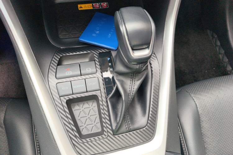 Used Toyota RAV4 2024 2.0L CVT Two-Wheel Drive Fashion Plus Edition
