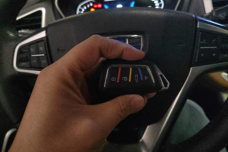 Used Geely Auto Vision X6 2019 1.4T CVT 4G Connected Luxury Version China VI Standard
