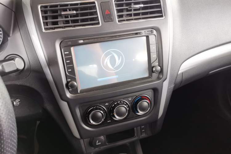 Used FORTHING Joyear S50 2014 1.6L CVT Luxury Model
