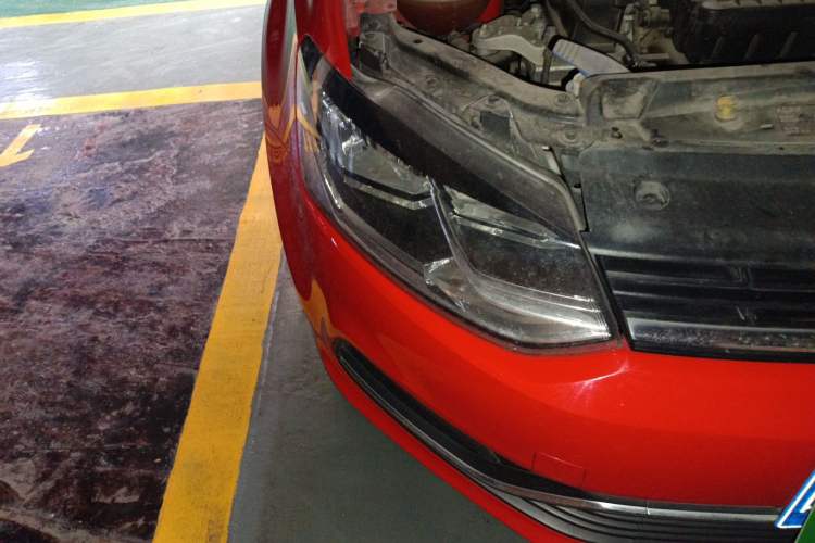 Used Volkswagen Polo 2014 1.6L Automatic Comfort Edition Right Front Headlight