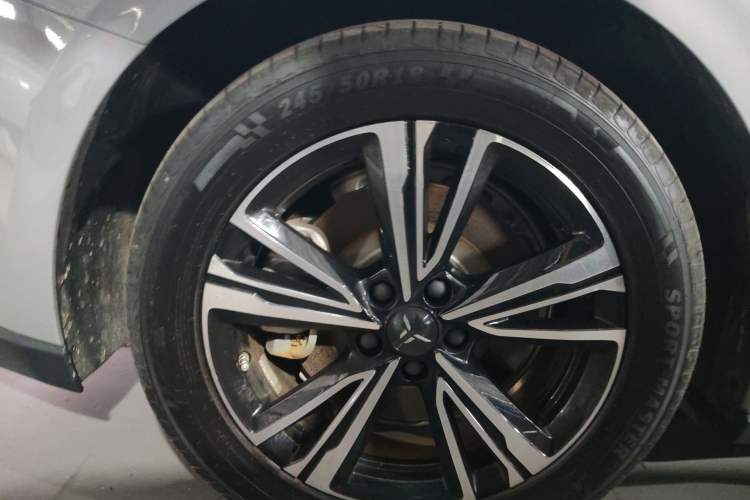 Used Hongqi EH7 2024 690 Pro Right Rear Wheel Hub