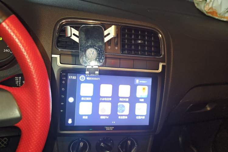 Used Volkswagen Polo 2013 1.4L Automatic Comfort Edition Audio And AC Panel