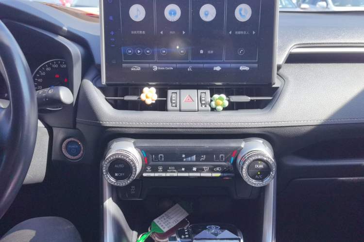 Used Toyota Wildlander 2022 Dual-Engine 2.5L E-CVT Two-Wheel Drive Luxury PLUS Edition
