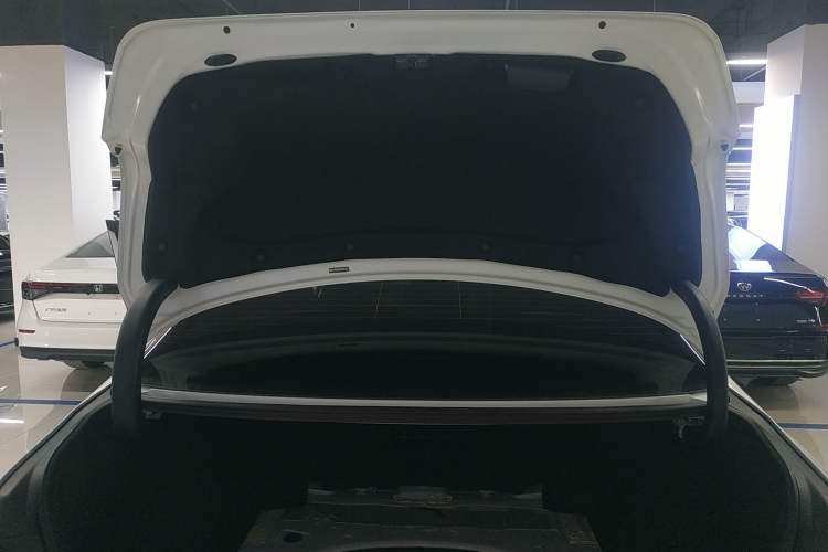 Used Toyota Avalon 2019 2.0L Ambition Edition China VI