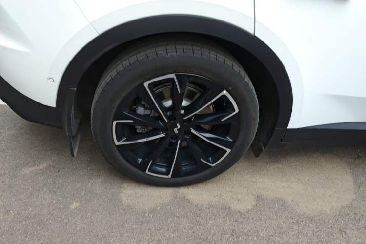 Used ONVO L60 2025 Model—60 kWh Rear-Wheel-Drive Version Right Rear Wheel Hub