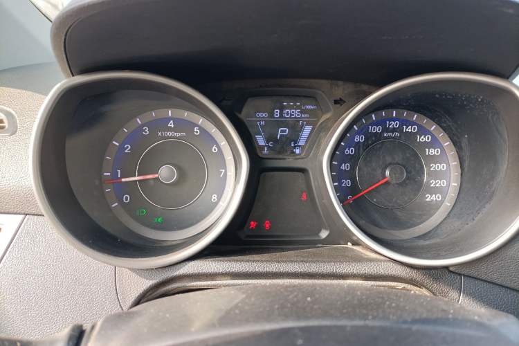 Used Hyundai Elantra (5th Generation / Langdong) 2015 1.6L Automatic Fashion Model