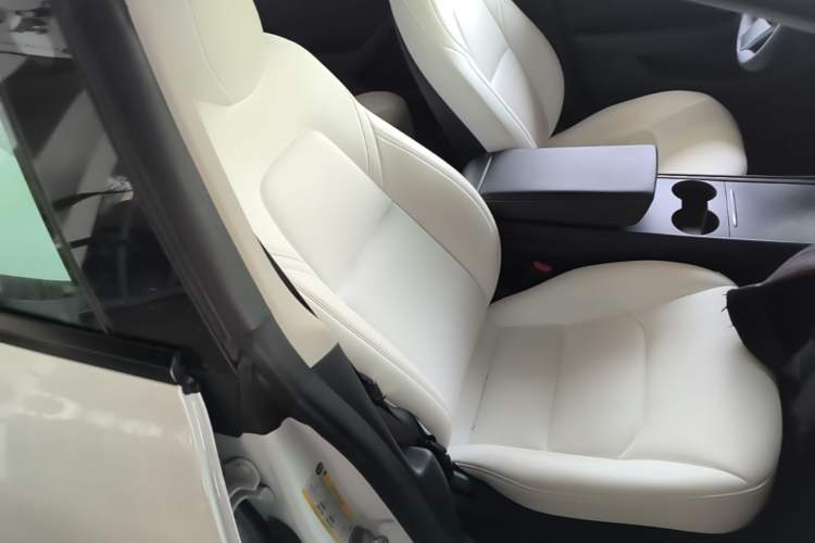 Used Tesla Model 3 2022 Rear-Wheel-Drive Version Right Front Seat