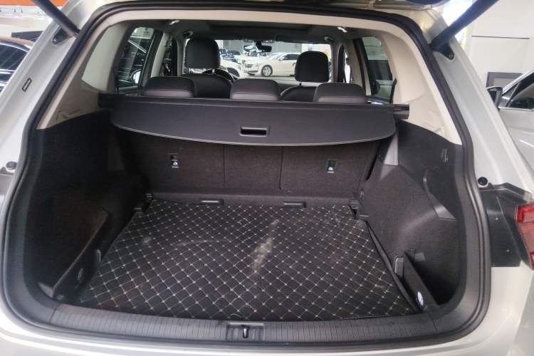 Used Volkswagen Tiguan L 2021 330TSI Automatic Two-Wheel Drive R-Line Flagship Edition
