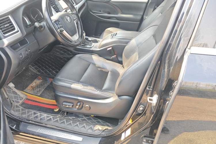 Used Toyota Highlander 2018 2.0T Four-Wheel Drive Luxury Version 7 Seats China VI Standard Left Front Seat