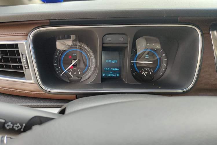 Used Buick GL8 2014 3.0L GT Luxury Business Haoya Edition Odometer Close Up