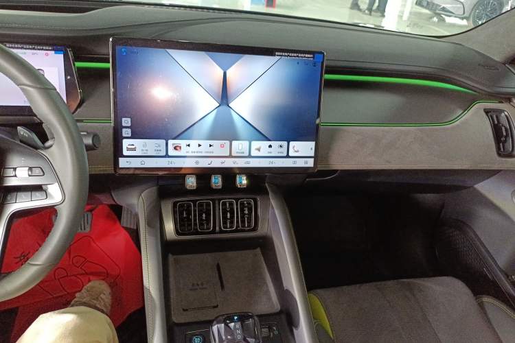 Used BYD Song L EV 2025 Intelligent Driving Version 602 km Range LiDAR-equipped All-Wheel-Drive Type Audio And AC Panel