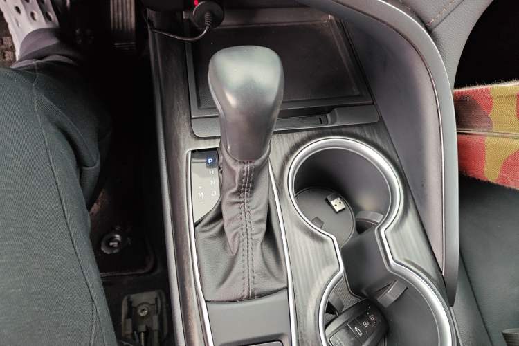 Used Toyota Camry 2021 2.0G Luxury Edition Gear Lever