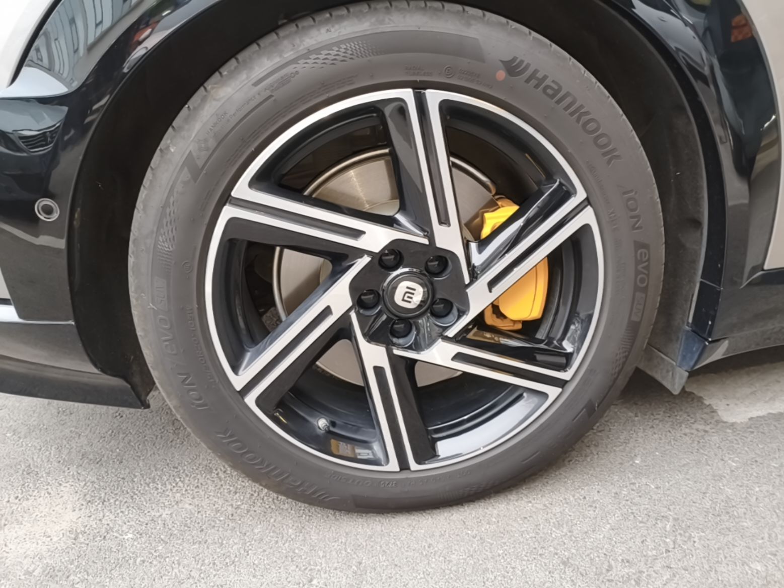 Xiaomi Auto YU7 2025 Ultra-Long Range All-Wheel Drive Pro Version — снимка 11