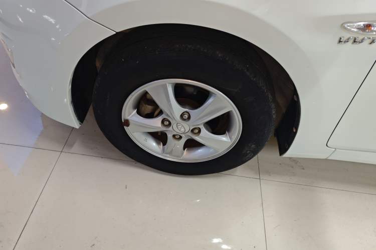 Used Hyundai Verna Ray 2016 1.4L Automatic Leading-Edge GLX
