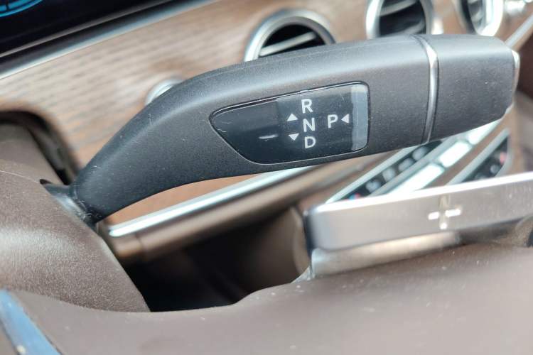 Used Mercedes-Benz E-Class New Energy 2022 Second Facelift E 350 e L Plug-in Hybrid Sedan Gear Lever