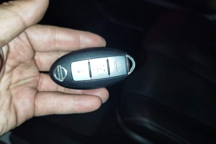 Used Nissan Murano 2019 2.5L XL Two-Wheel Drive Smart Connect Luxury Edition China VI Standard Vehicle Key