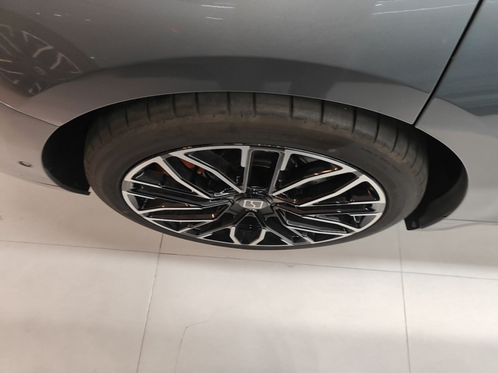 Zeekr 001 2025 YOU Edition 100 kWh All-Wheel Drive — снимка 11