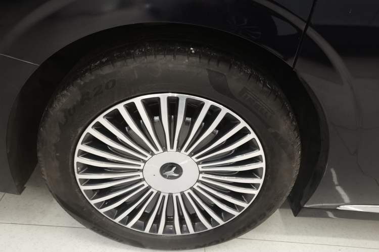 Used VOYAH Dream 2025 PHEV Four-Wheel-Drive Flagship Kunpeng Edition
