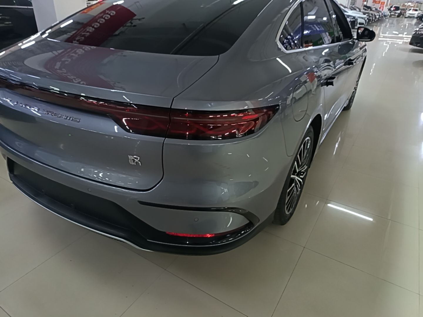 BYD Han 2023 EV Champion Edition 506KM Front-Wheel-Drive Premium Model — снимка 9
