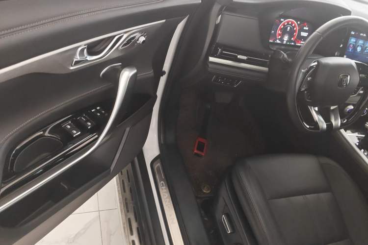 Used CHANGAN CS95 2021 2.0T Two-Wheel Drive Luxury Version
