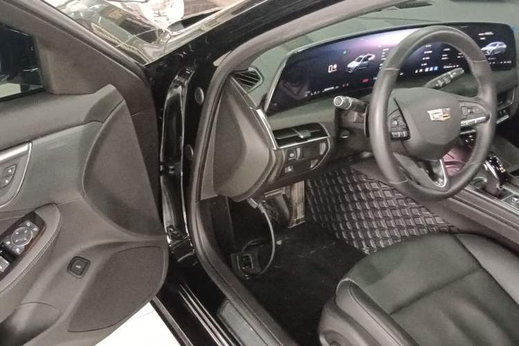 Used Cadillac CT5 2024 28T Luxury Pro Trim
